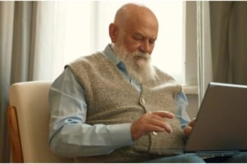 how to use social media for seniors